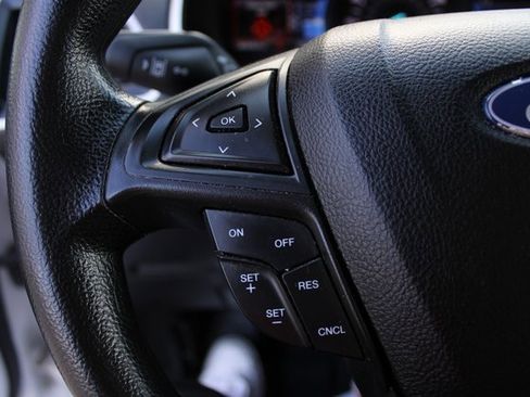 Used 2021 Ford Edge SE image 15