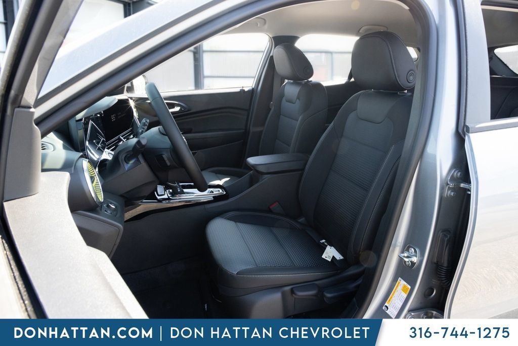 New 2026 Chevrolet Trax LT w/ Driver Confidence Package FWD image 15