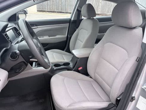 Used 2020 Hyundai Elantra SEL image 17