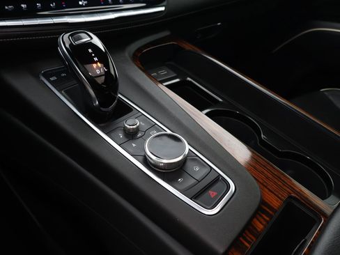 Used 2021 Cadillac Escalade Premium Luxury w/ LPO, Illumination Package image 27