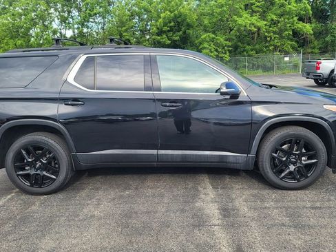 Used 2021 Chevrolet Traverse LT w/ LPO, Blackout Package AWD/4WD image 7
