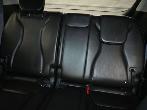 Used 2024 Kia Carnival LX FWD image 12