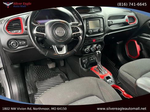 Used 2017 Jeep Renegade Trailhawk w/ Cold Weather Group II image 8