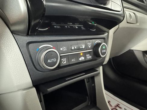Used 2019 Acura ILX FWD image 20