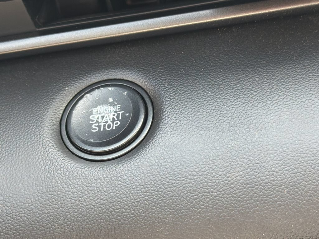 Certified 2025 Hyundai Elantra Sport FWD image 30
