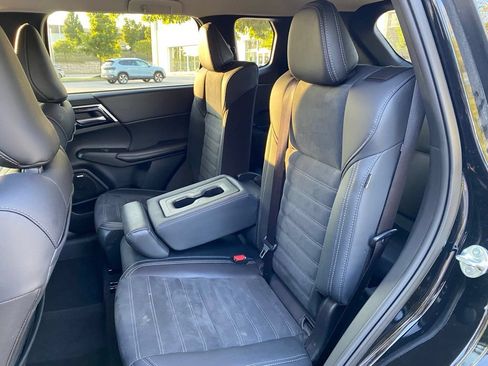 Used 2025 Mitsubishi Outlander SE AWD/4WD image 26