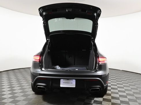 Used 2026 Porsche Macan AWD/4WD image 42