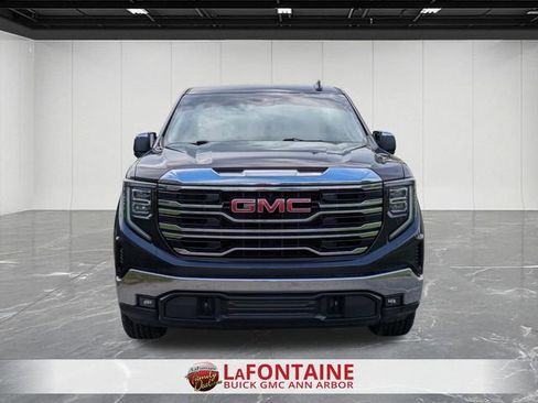 Used 2023 GMC Sierra 1500 SLT w/ SLT Convenience Package AWD/4WD image 8