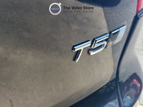 Used 2021 Volvo XC40 T5 R-Design w/ Advanced Package AWD/4WD image 9