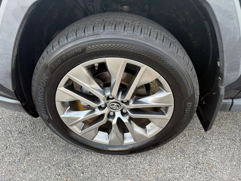 Used 2019 Toyota RAV4 Limited AWD/4WD image 67