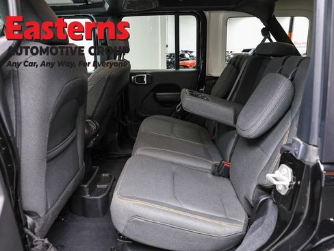 Used 2024 Jeep Wrangler Unlimited AWD/4WD image 22