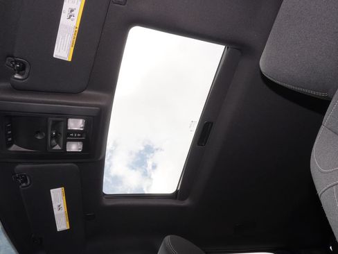 Used 2023 RAM 1500 Warlock AWD/4WD image 11