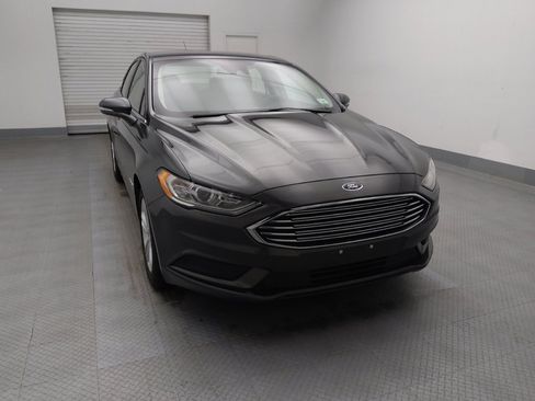 Used 2018 Ford Fusion SE image 14