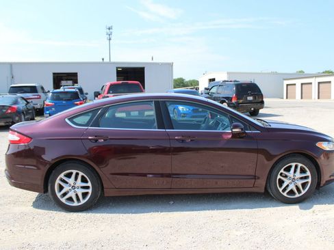 Used 2013 Ford Fusion SE FWD image 7