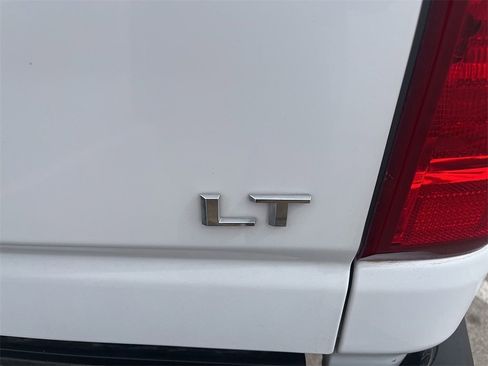 Used 2024 Chevrolet Silverado 2500 LT w/ Convenience Package image 16