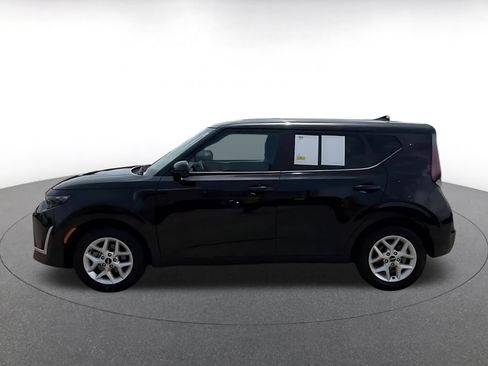 Used 2025 Kia Soul LX w/ LX Technology Package FWD image 9