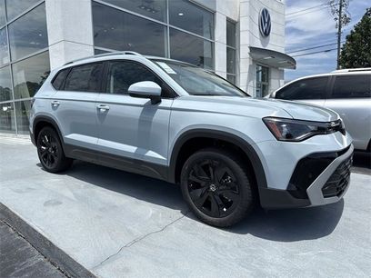 New 2025 Volkswagen Taos SE