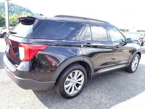 Used 2020 Ford Explorer XLT w/ Equipment Group 202A AWD/4WD image 8