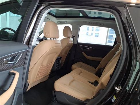 Certified 2026 Audi Q7 3.0T Premium w/ Convenience Plus Package AWD/4WD image 17