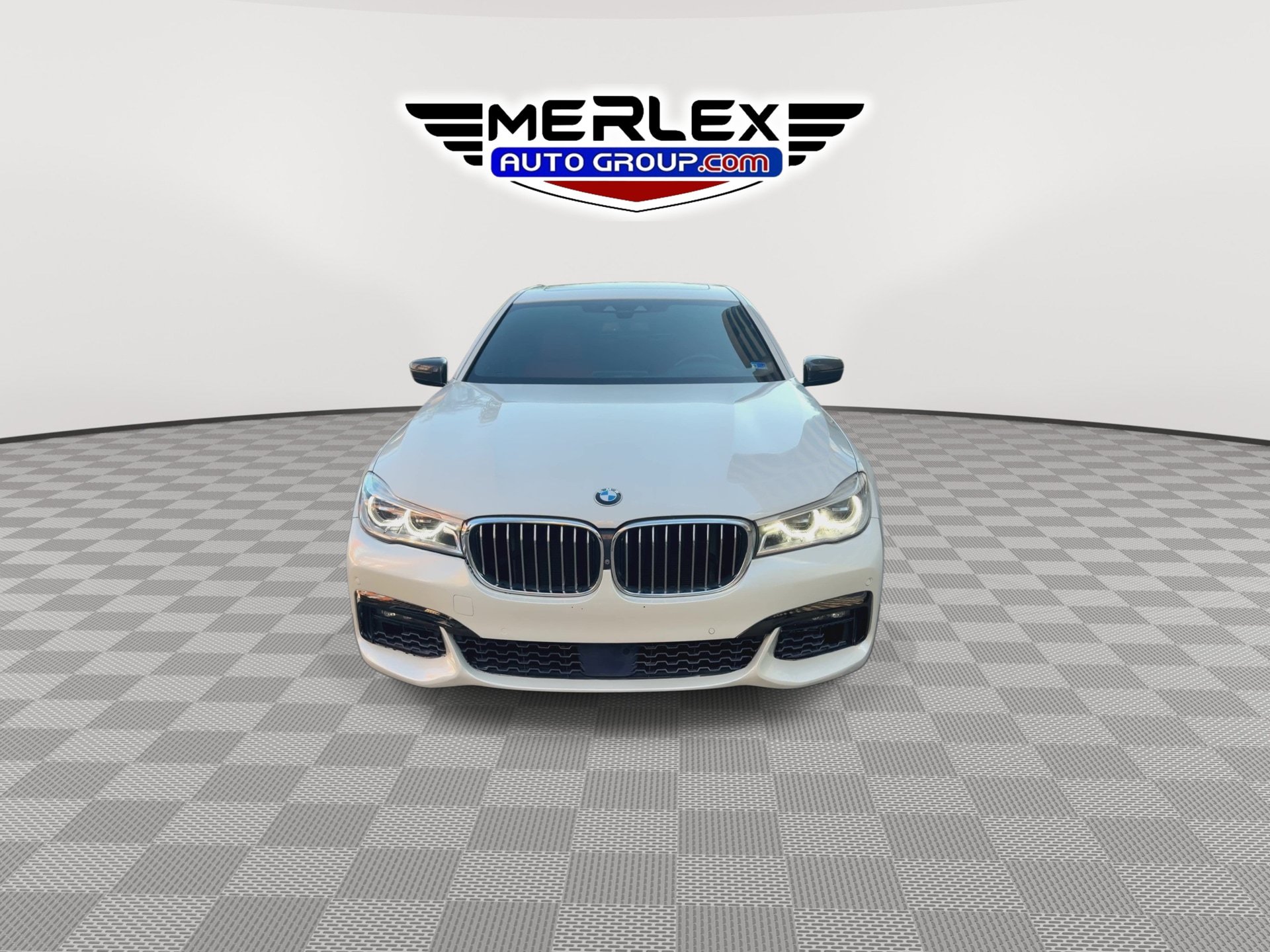 Used 2018 BMW 750i w/ Executive Package RWD image 3