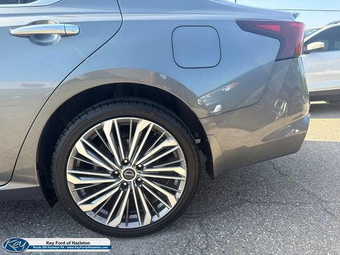 Used 2023 Nissan Altima 2.5 SL AWD/4WD image 14