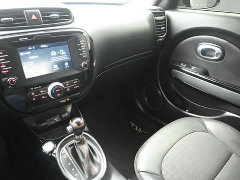 Used 2019 Kia Soul ! FWD image 28