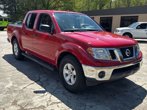 Used 2011 Nissan Frontier SV w/ SV Premium Utility Pkg image 2
