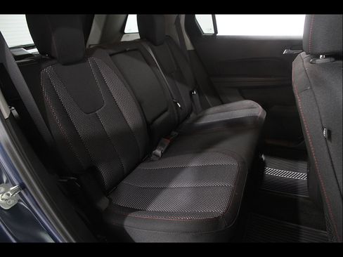 Used 2017 GMC Terrain SLE w/ Convenience Package AWD/4WD image 16