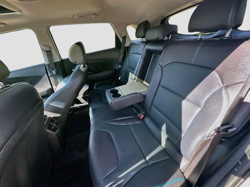Used 2020 Kia Niro EX Premium w/ Cold Weather Package FWD image 28