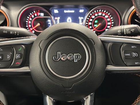 Used 2021 Jeep Gladiator Mojave w/ Trailer Tow Package AWD/4WD image 16