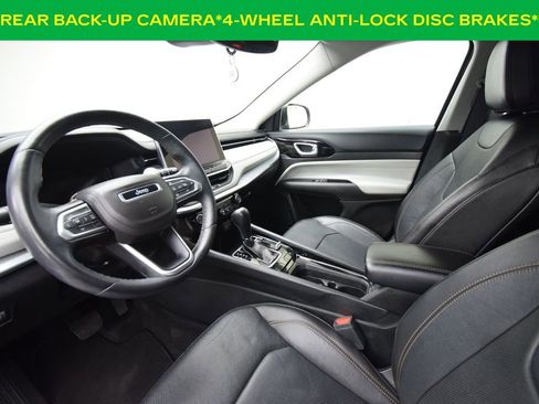 Used 2019 Jeep Compass Latitude FWD image 9