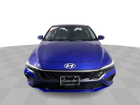 Used 2025 Hyundai Elantra Limited FWD image 3