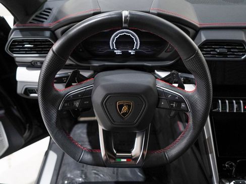 Used 2020 Lamborghini Urus image 22