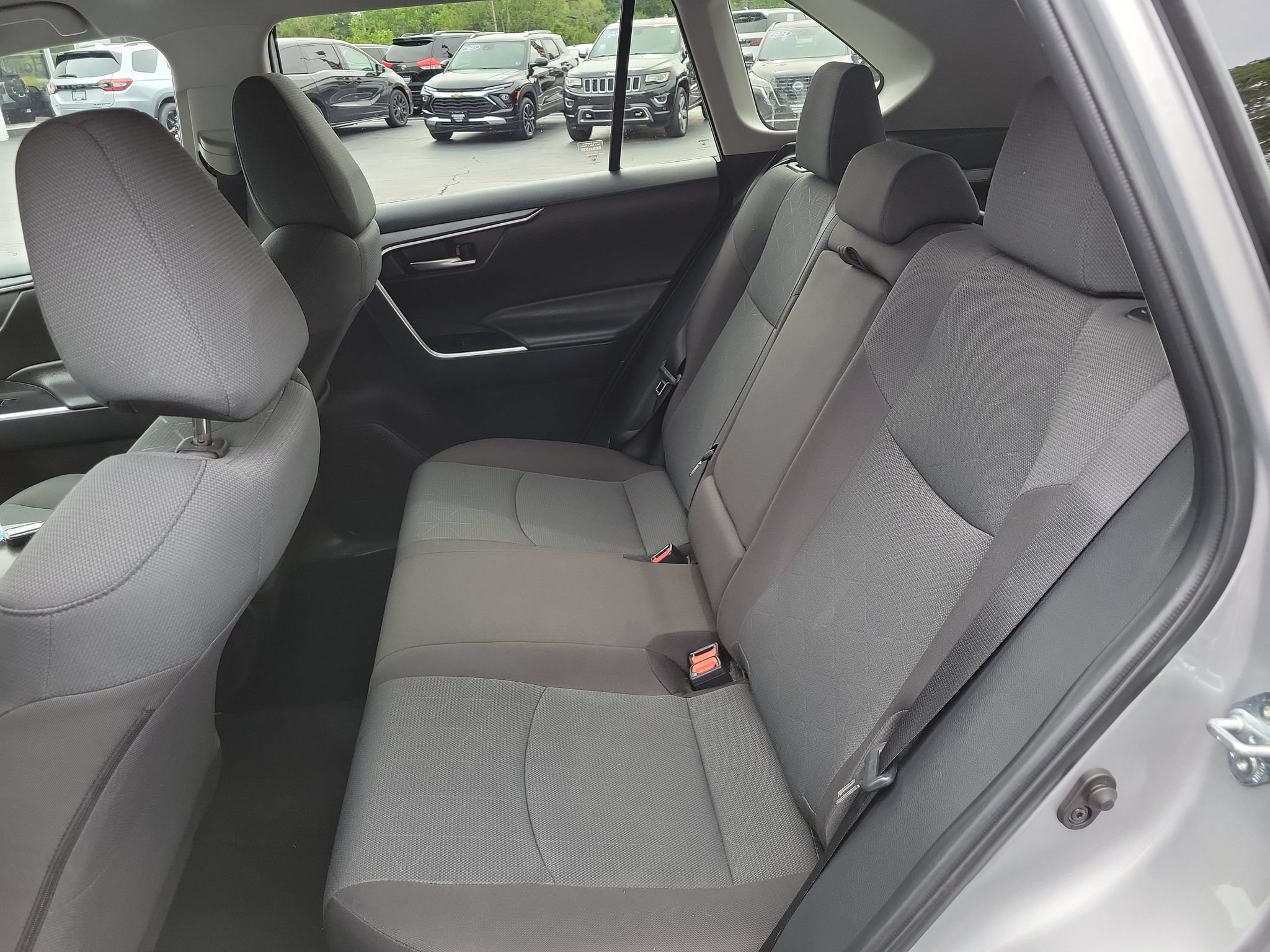 Used 2025 Toyota RAV4 XLE FWD image 22