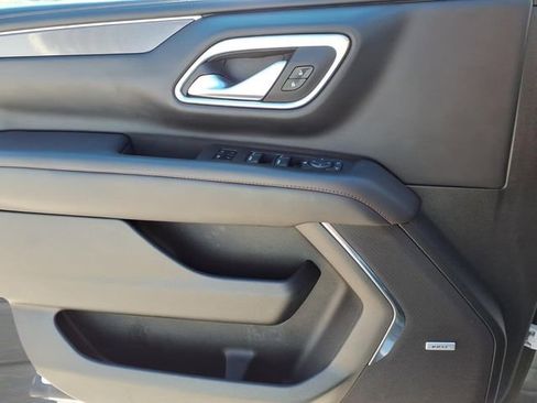 Used 2024 Chevrolet Suburban RST RWD image 14