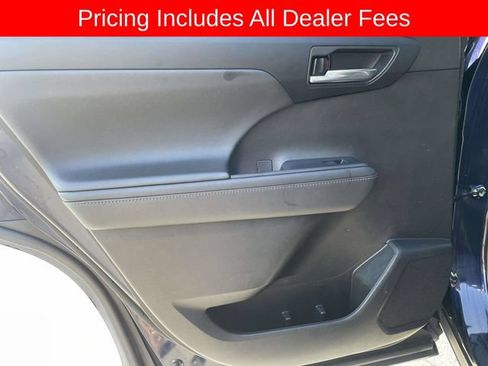 Used 2022 Toyota Highlander XSE AWD/4WD image 16