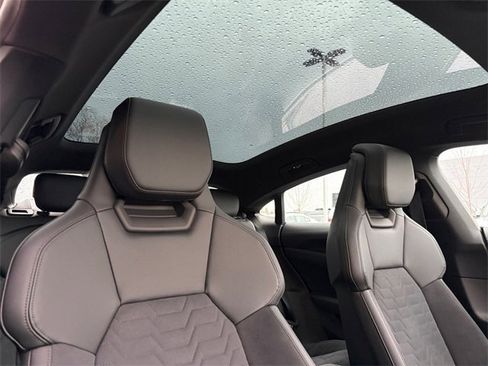 Used 2022 Audi e-tron GT Premium Plus w/ Performance Package image 21