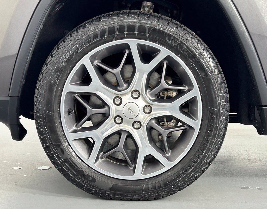 Used 2021 Jeep Grand Cherokee Limited AWD/4WD image 39
