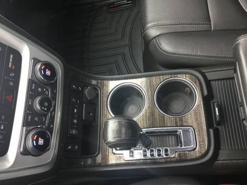 Used 2017 GMC Acadia Limited SLT AWD/4WD image 19