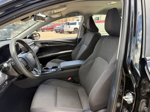 Used 2025 Toyota Camry LE FWD image 27