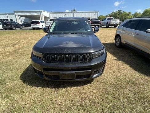 Used 2022 Jeep Grand Cherokee L Limited w/ Luxury Tech Group II RWD image 2