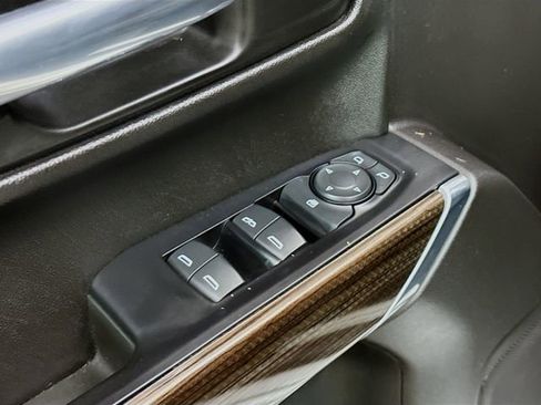 Used 2020 Chevrolet Silverado 1500 LT w/ All-Star Edition image 17