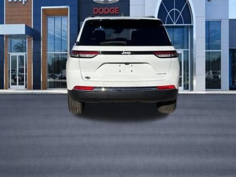Used 2025 Jeep Grand Cherokee Limited image 5
