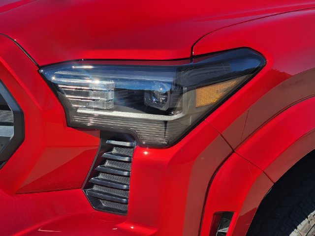 Certified 2026 Toyota Tacoma SR5 AWD/4WD image 9