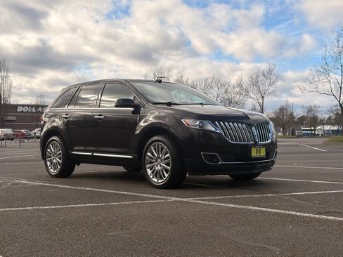 Used 2013 Lincoln MKX AWD image 7