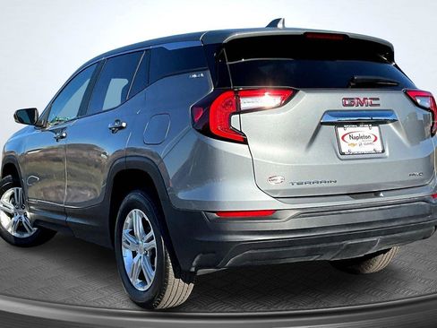 Used 2024 GMC Terrain SLE image 13