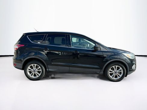 Used 2017 Ford Escape SE image 10