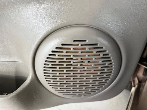 Used 2004 Chevrolet Blazer LS w/ Preferred Equipment Group image 22