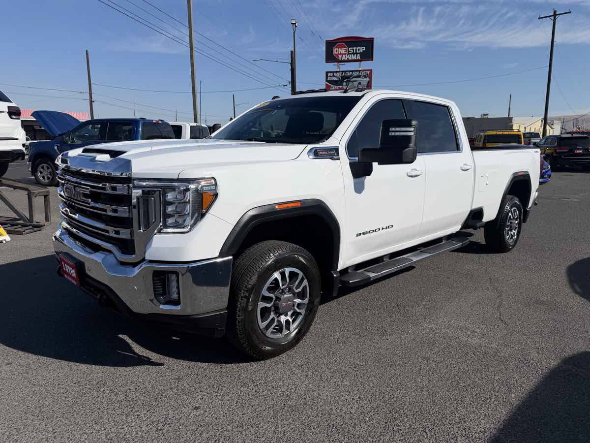 Used 2022 GMC Sierra 3500 SLE w/ Driver Alert Package I AWD/4WD image 3