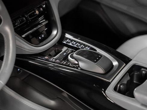 Used 2021 Aston Martin DBX image 52